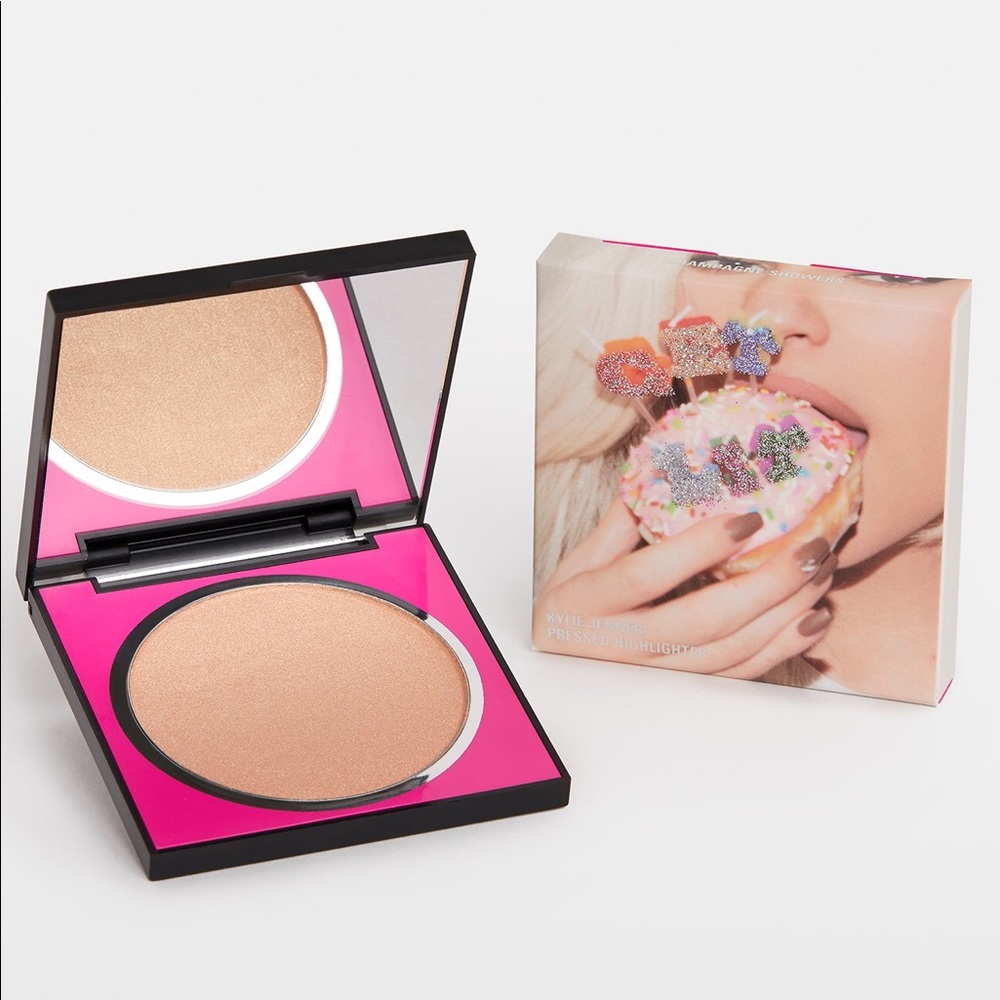 Kylie Cosmetics Champagne Showers Highlighter